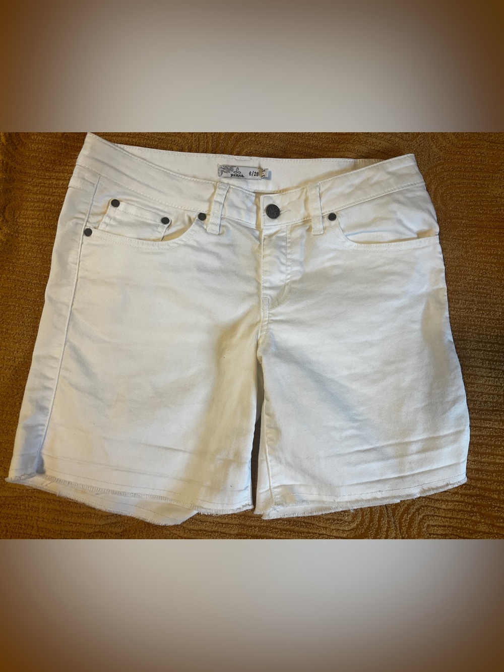 PRANA BERMUDA WHITE DENIM JEAN SHORTS 6/28